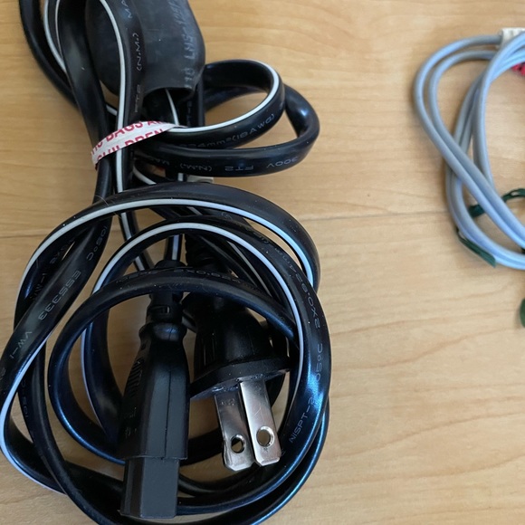 AC Cables 3 Ft. and 6 Ft. Bundle 13 Electronic CABLES. Aux. dvd / jacks / RCA 13 - Picture 4 of 11